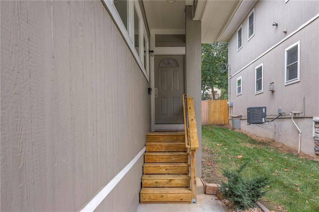 9130 McGee Street — photo 3