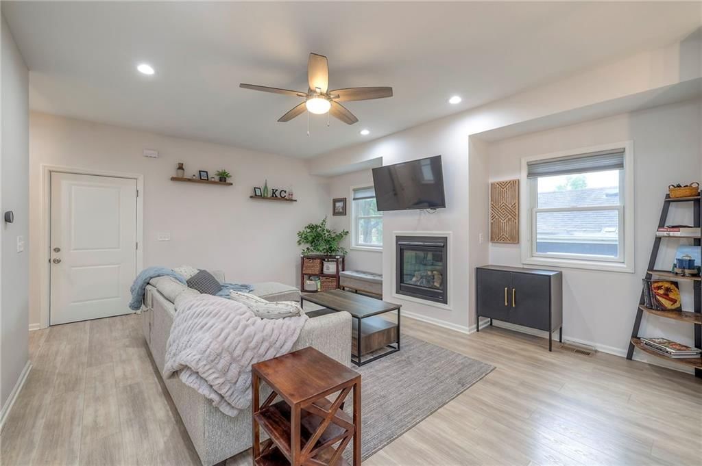 9130 McGee Street — photo 5