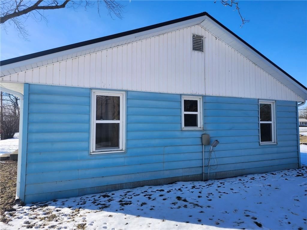 211 Lincoln Street — photo 15
