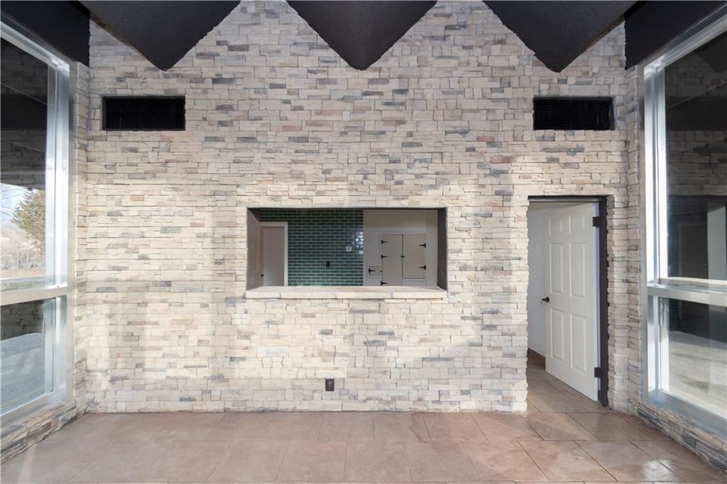6909 Prospect Avenue — photo 3