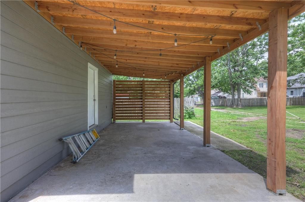 702 W Kansas Street — photo 5
