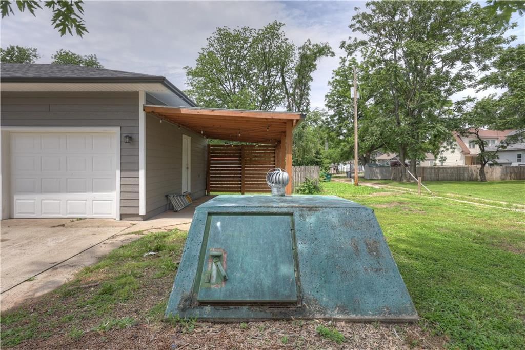 702 W Kansas Street — photo 6