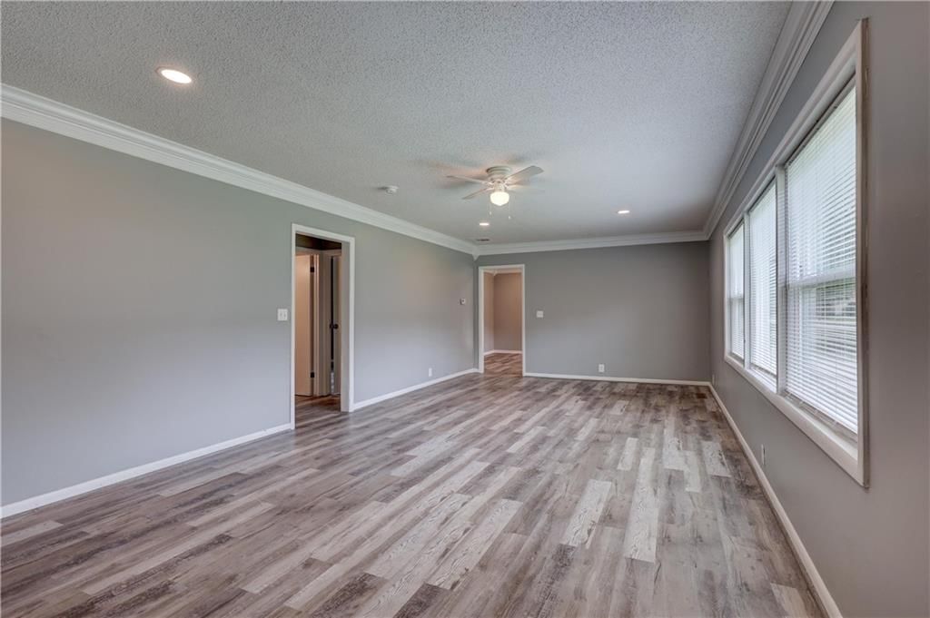 702 W Kansas Street — photo 10