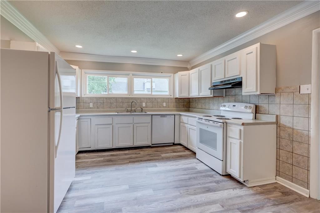 702 W Kansas Street — photo 11