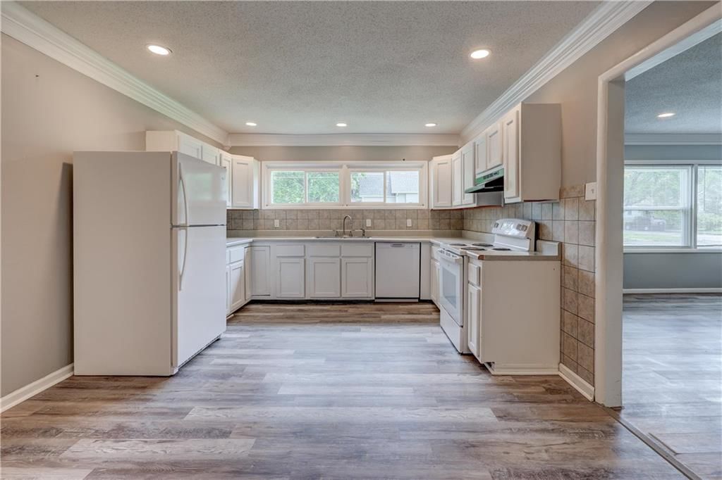 702 W Kansas Street — photo 13