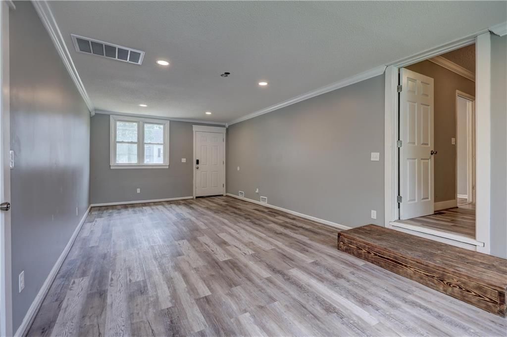 702 W Kansas Street — photo 15