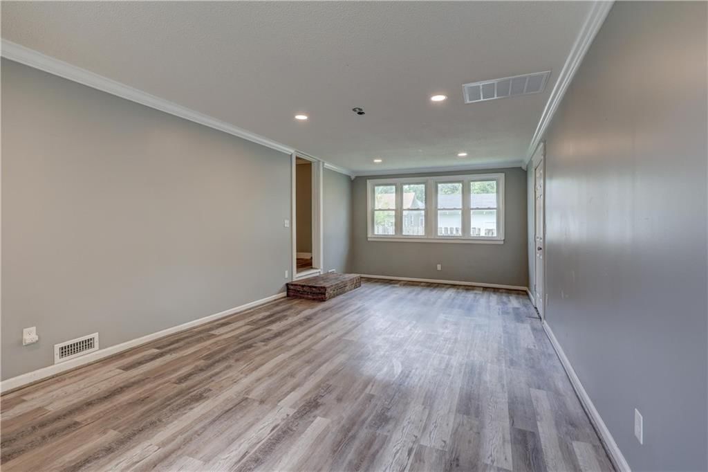 702 W Kansas Street — photo 16