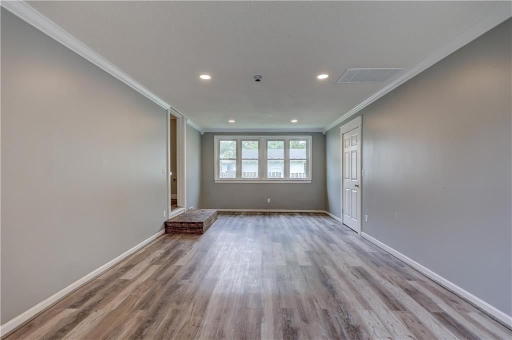 702 W Kansas Street — photo 17