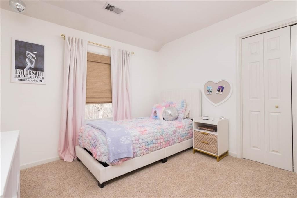 616 White Oak Lane — photo 30