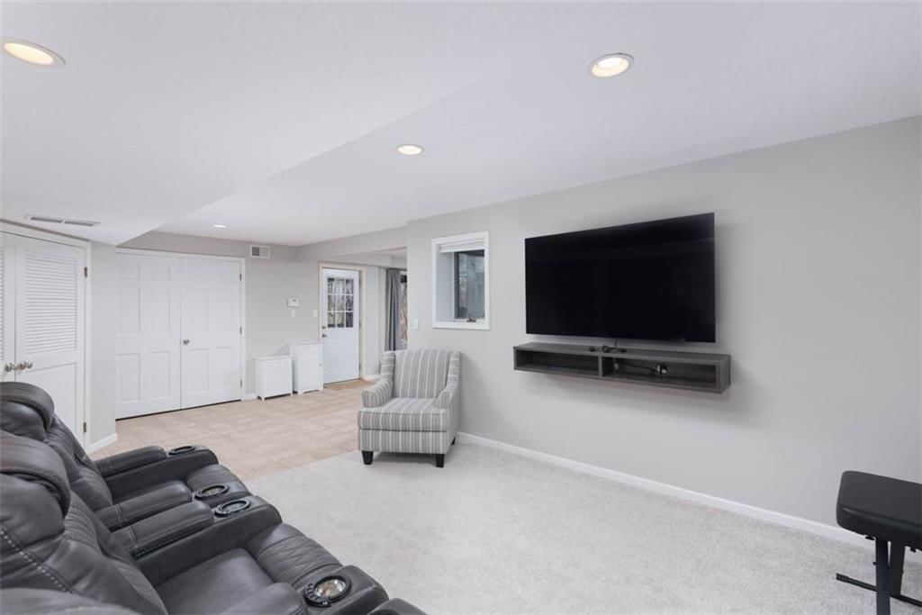 616 White Oak Lane — photo 40