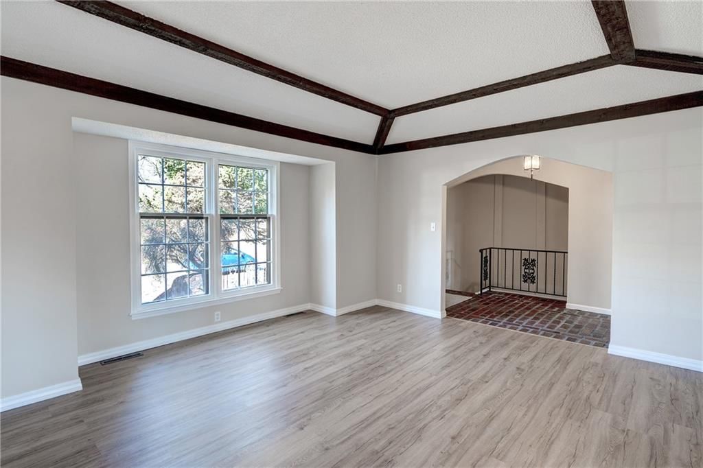 8917 E 88th Terrace — photo 3