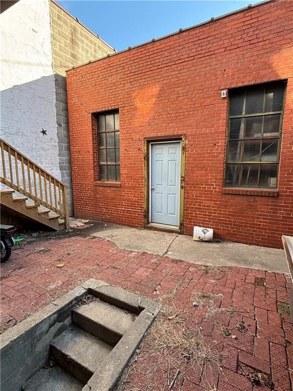 114 E 2nd Street — photo 17