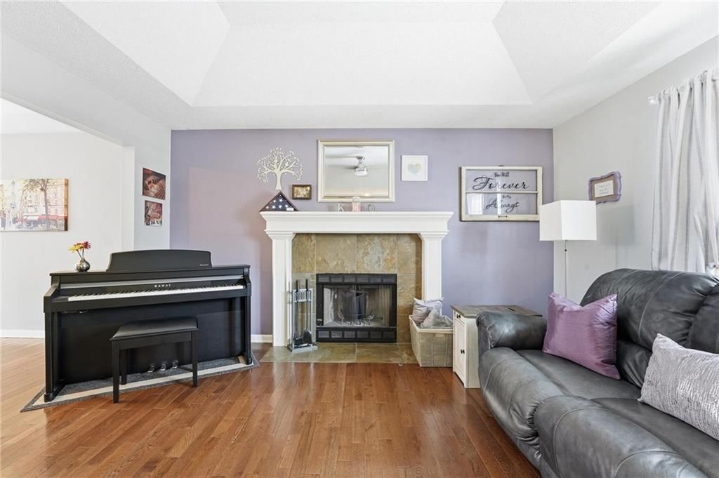 1701 NE AUBURN Drive — photo 5