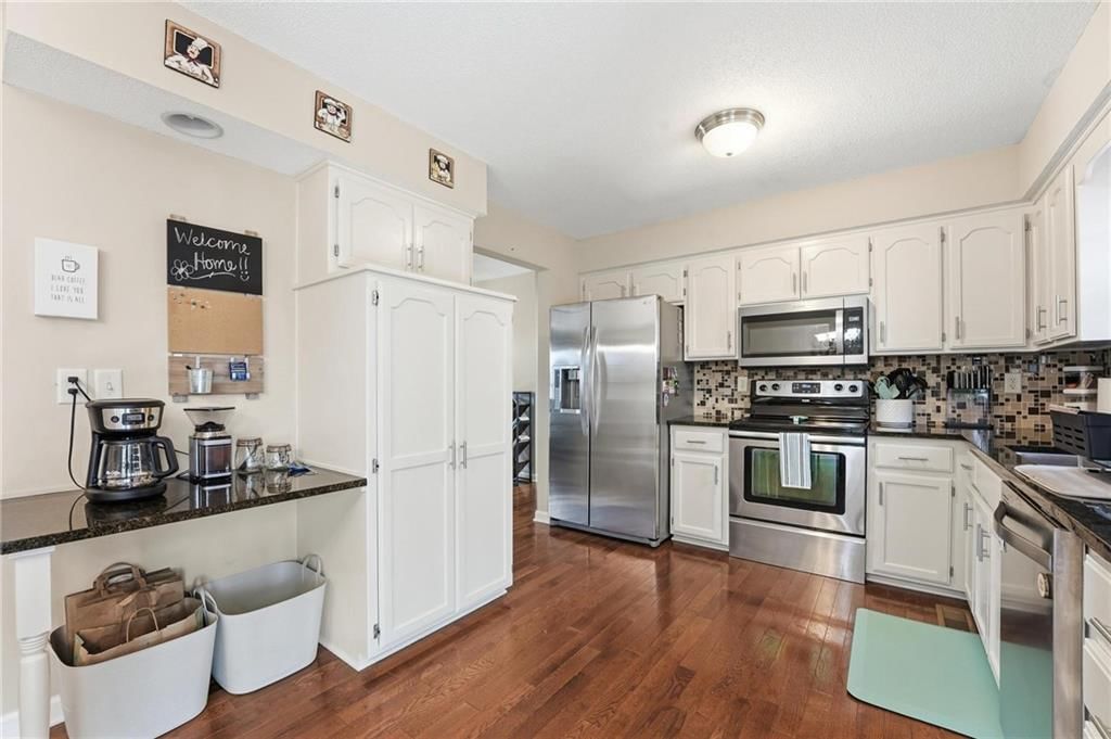 1701 NE AUBURN Drive — photo 10