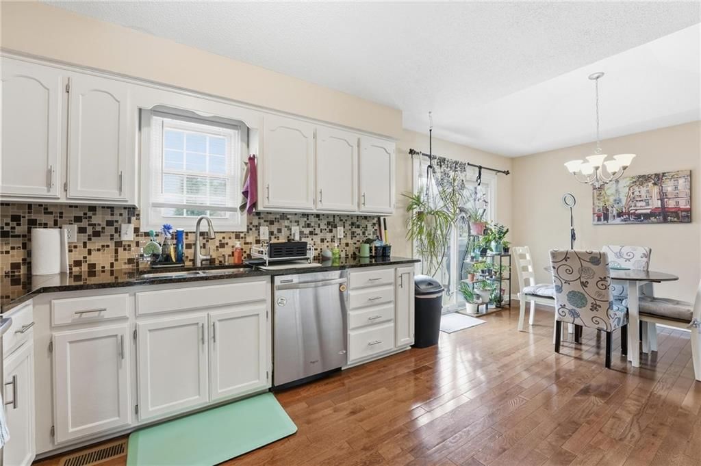 1701 NE AUBURN Drive — photo 12