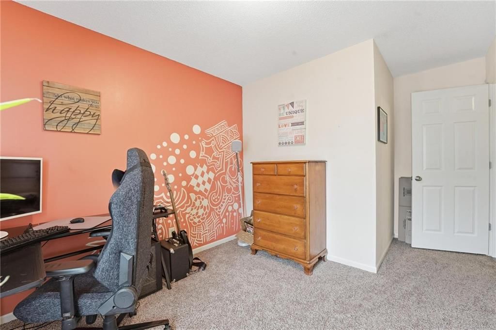 1701 NE AUBURN Drive — photo 18