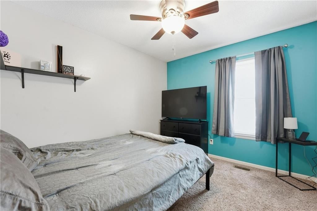 1701 NE AUBURN Drive — photo 19