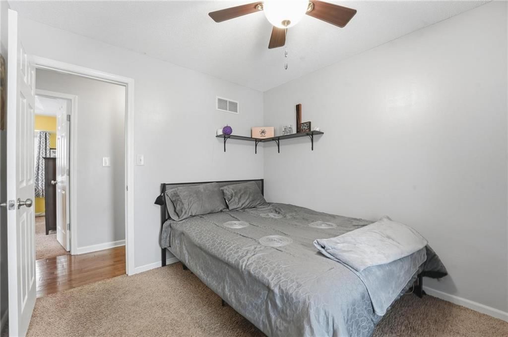 1701 NE AUBURN Drive — photo 20