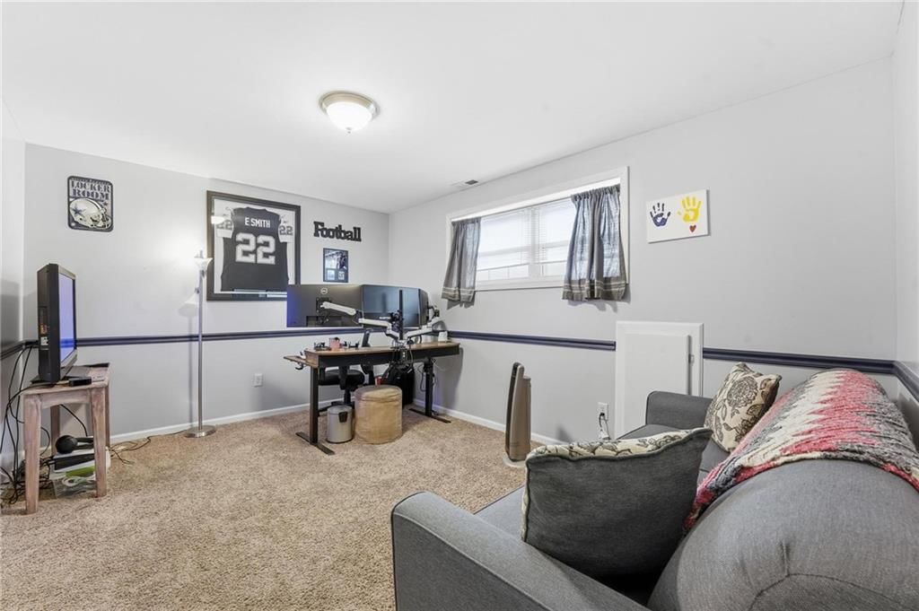 1701 NE AUBURN Drive — photo 21