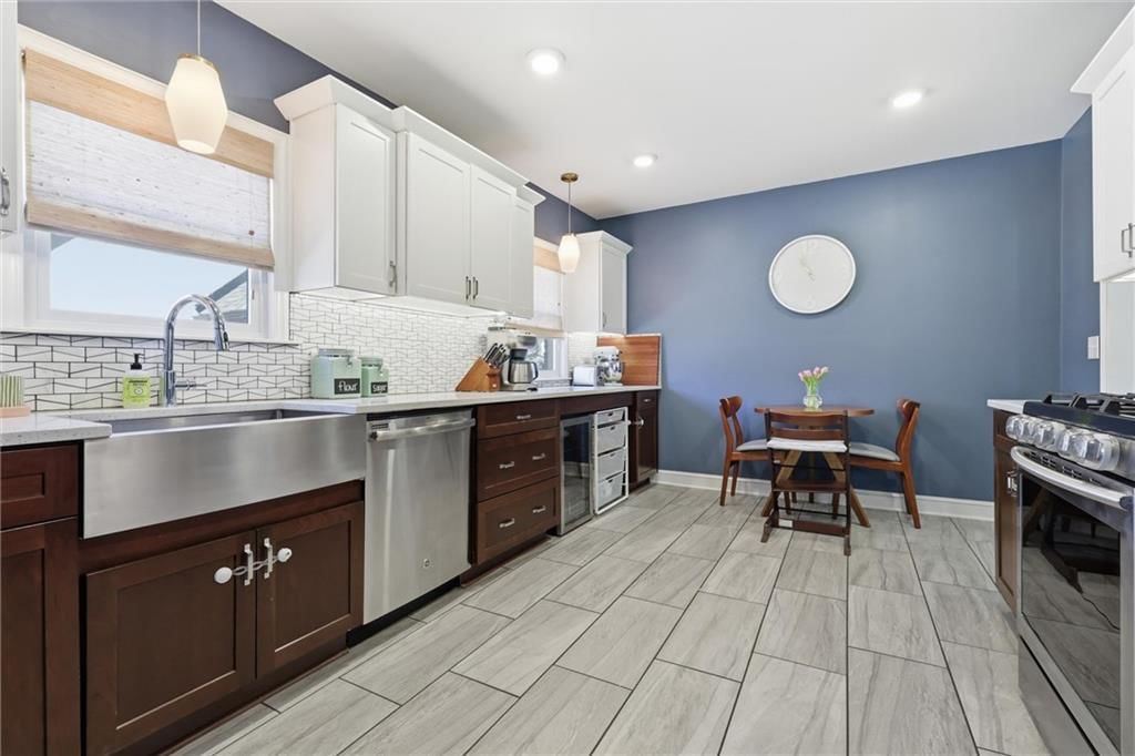 235 E 74th Street — photo 11