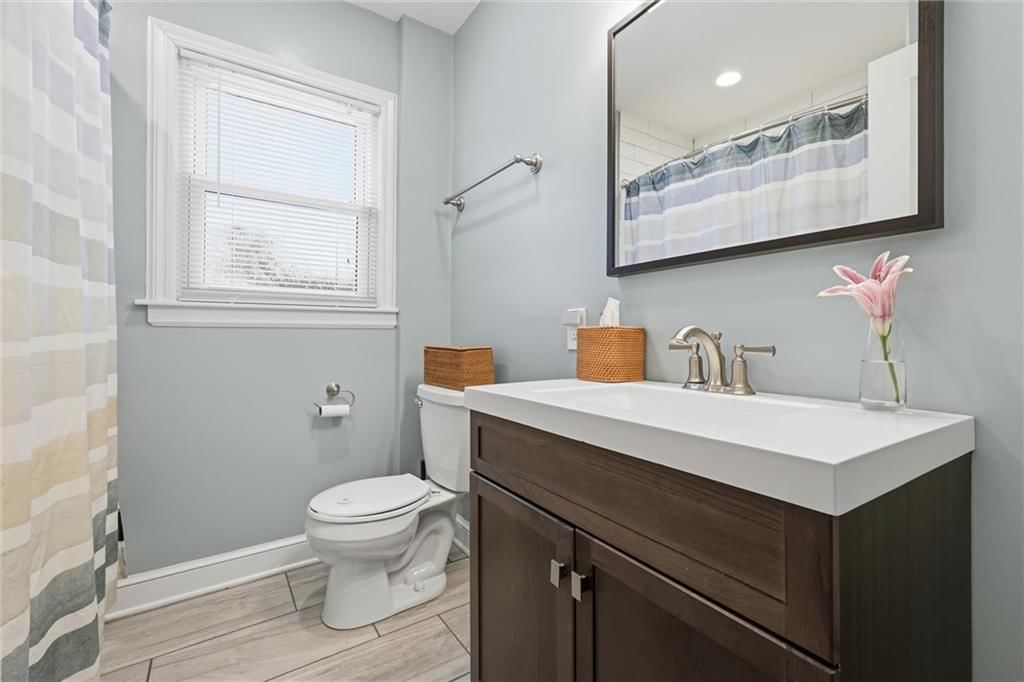 235 E 74th Street — photo 24