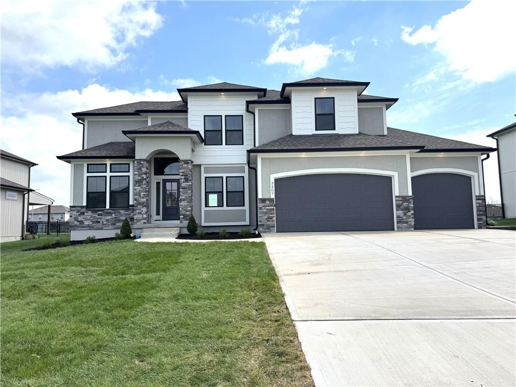 3207 SW Enoch Street, Lee's Summit, MO