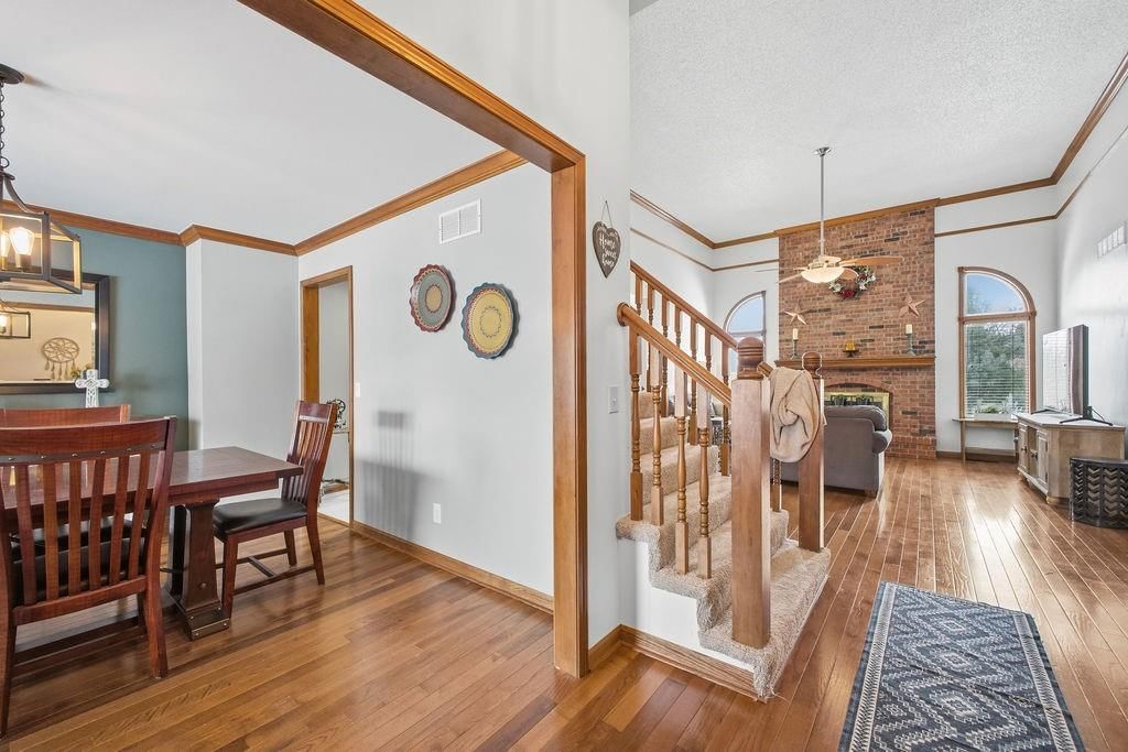 4410 Hunter Drive — photo 3