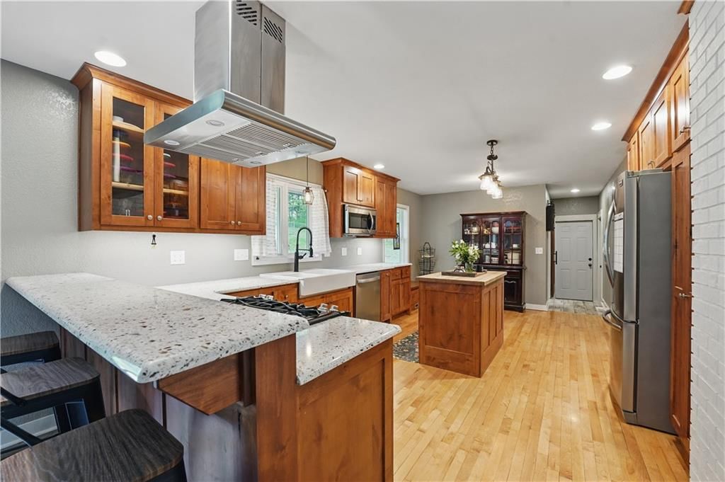 1633 N 600 Road, Baldwin City, KS