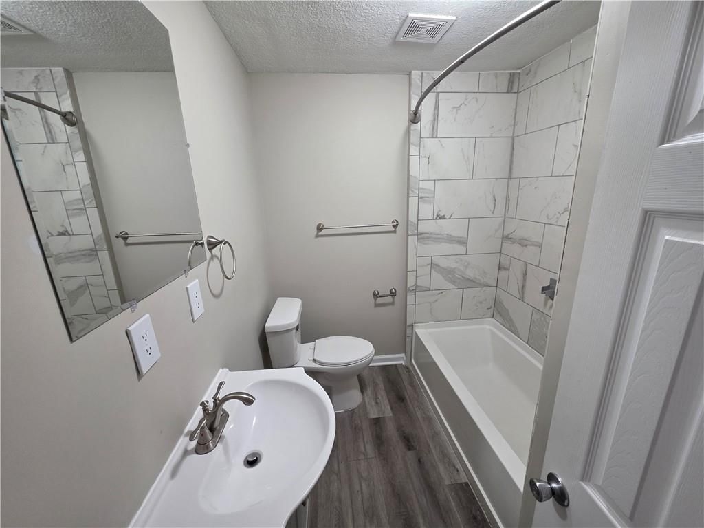 211 S Franklin Street — photo 8
