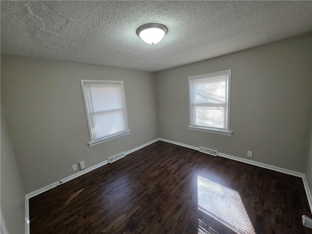 211 S Franklin Street — photo 9