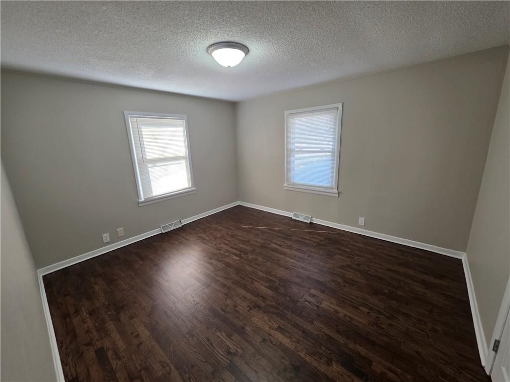 211 S Franklin Street — photo 13