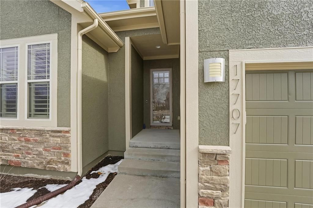 17707 S MILLRIDGE Street — photo 2