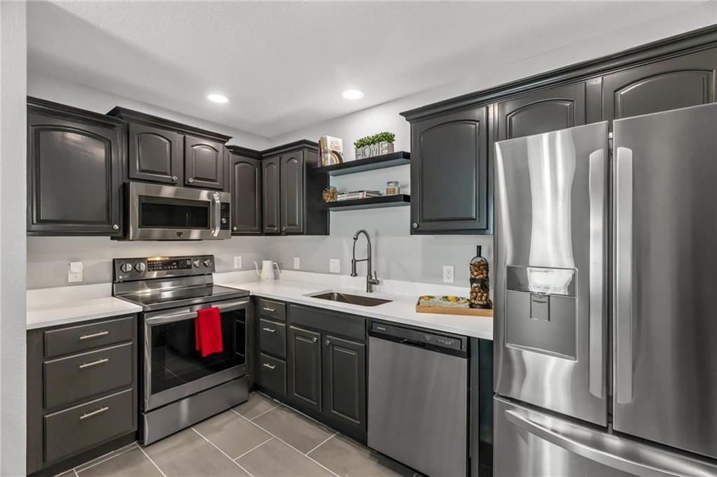21084 Millridge Street — photo 4