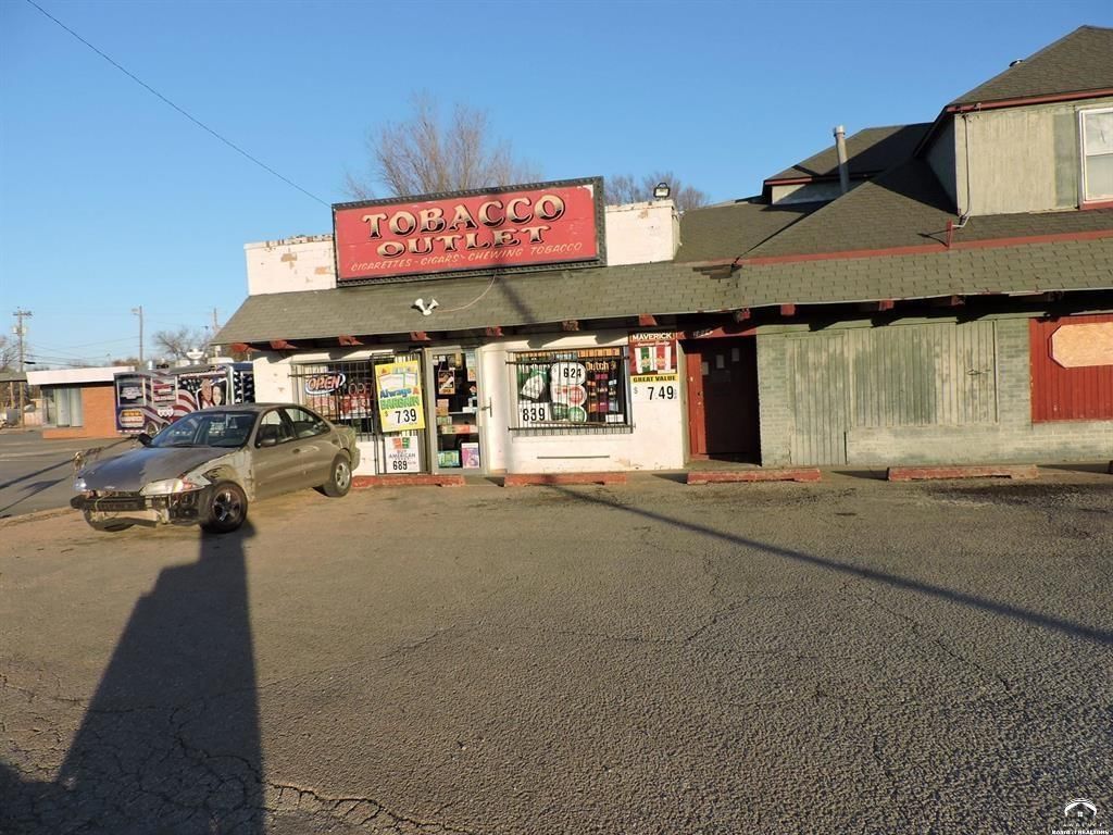 1834 NW Topeka Boulevard — photo 4
