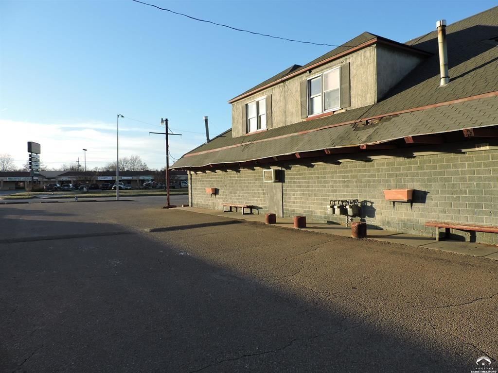 1834 NW Topeka Boulevard — photo 5