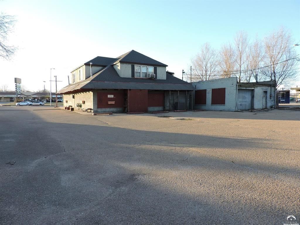 1834 NW Topeka Boulevard — photo 6