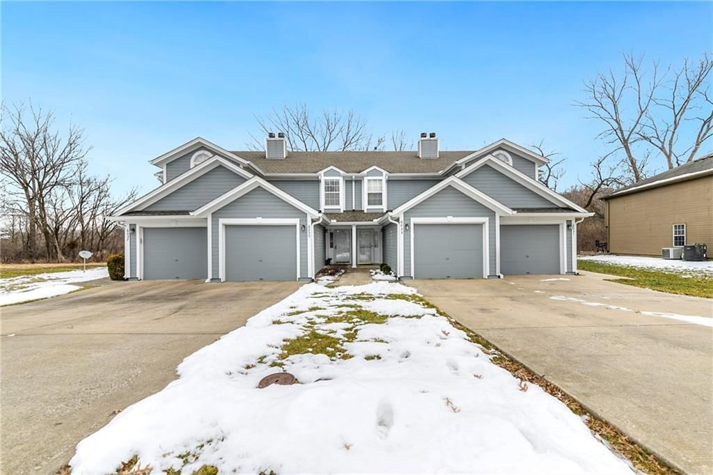 6033 NE Moonstone Drive — photo 2