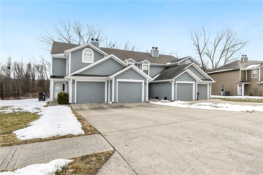 6033 NE Moonstone Drive — photo 3