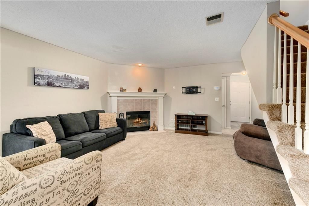 6033 NE Moonstone Drive — photo 9