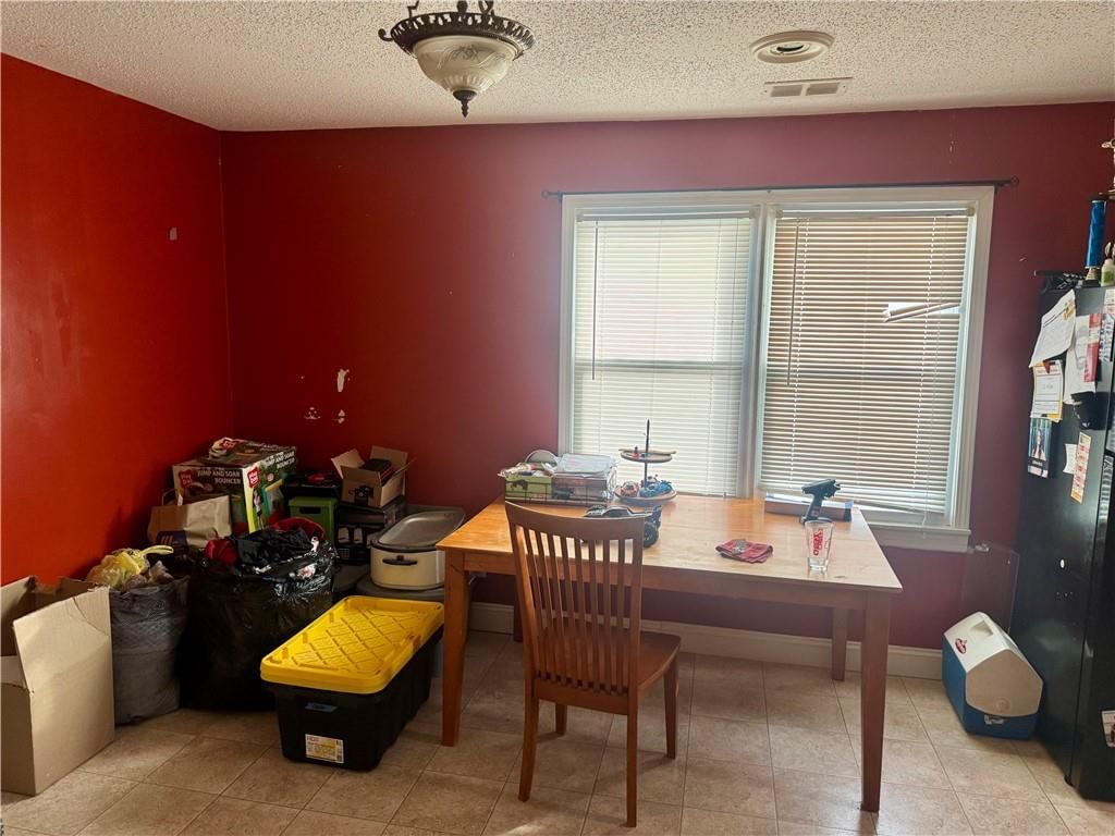 107 E Maple Street — photo 4