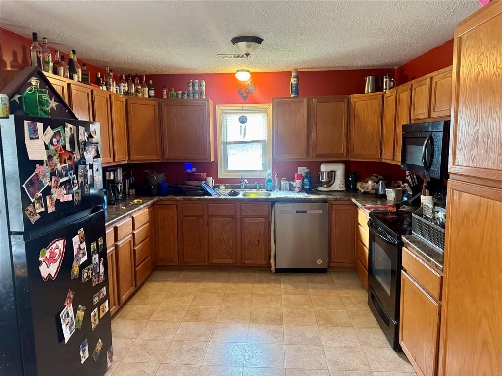 107 E Maple Street — photo 5