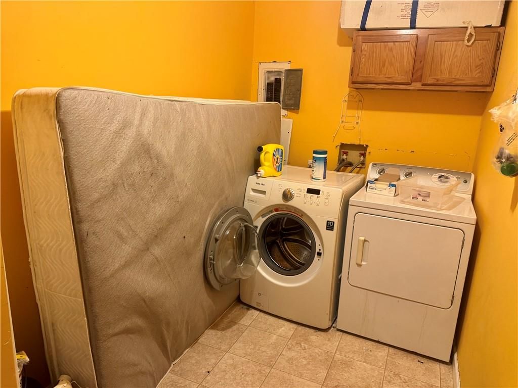 107 E Maple Street — photo 8