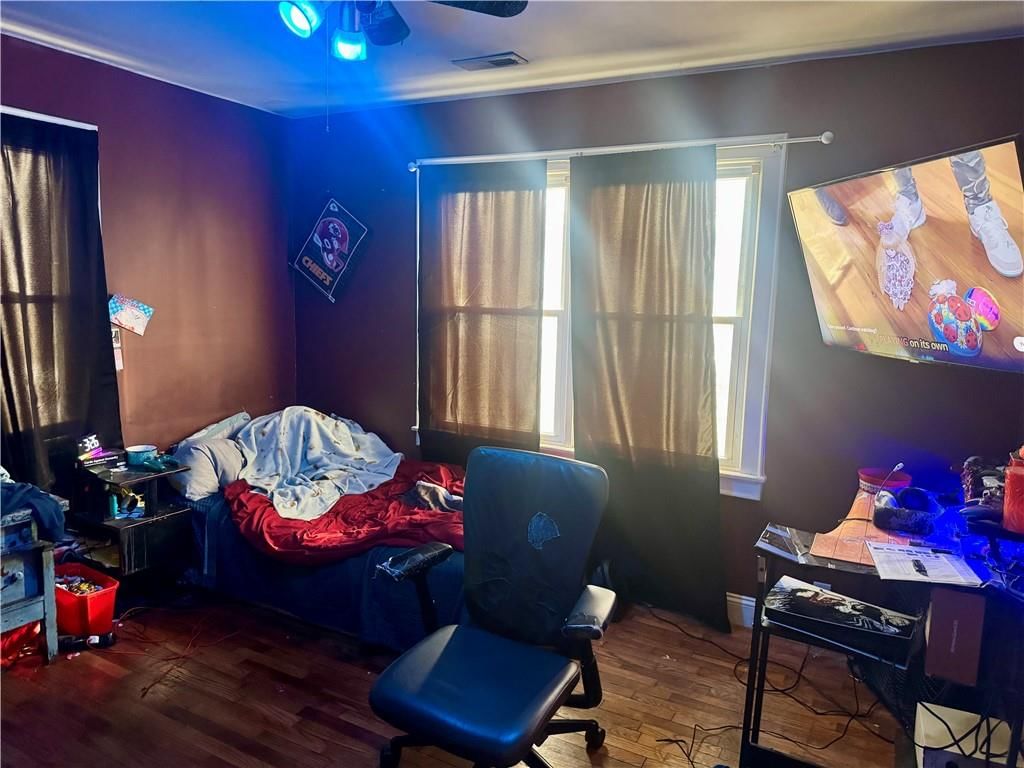 107 E Maple Street — photo 9