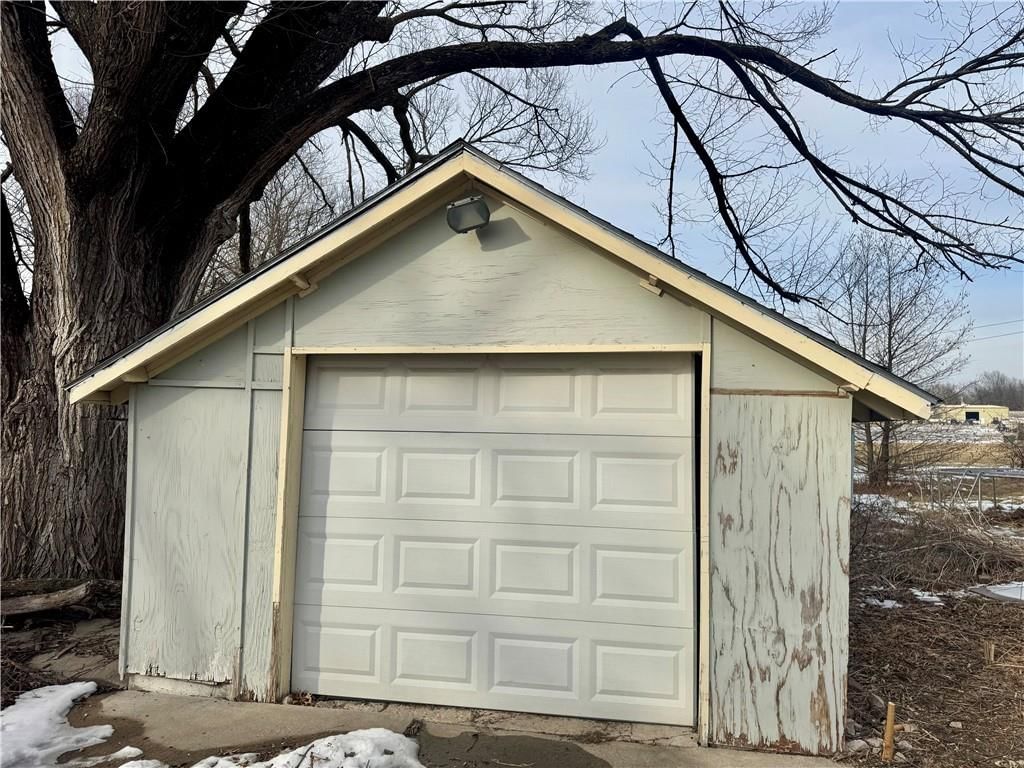 107 E Maple Street — photo 12