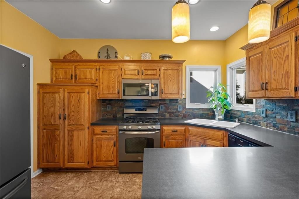12851 S Widmer Street — photo 10