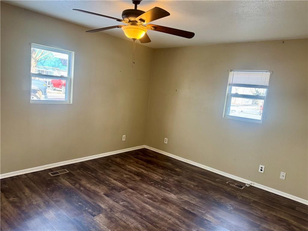 214 E CASS N/A — photo 15
