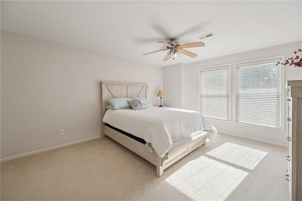 9619 NE 100th Street — photo 4