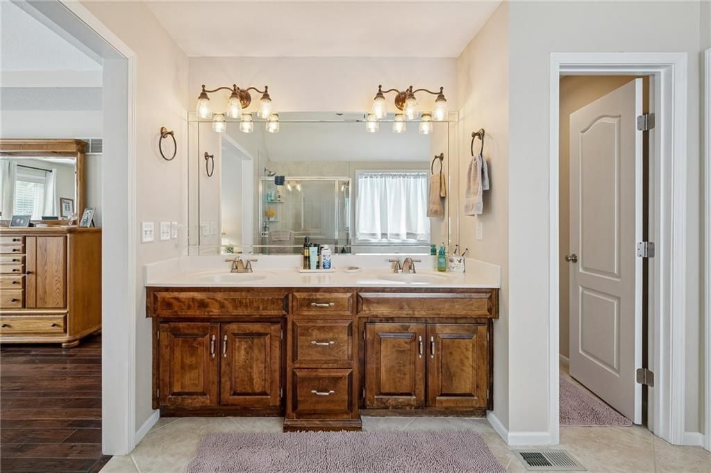 9619 NE 100th Street — photo 11