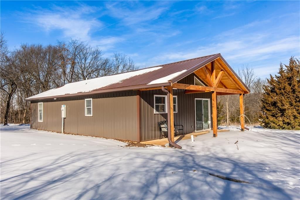182 Kansas Drive — photo 32