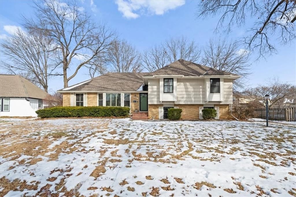 1404 SW Charleston Avenue, Lee's Summit, MO